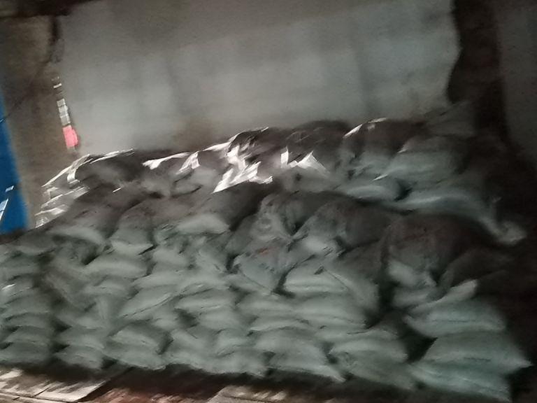 碼頭起重機軌道膠泥(圖1)